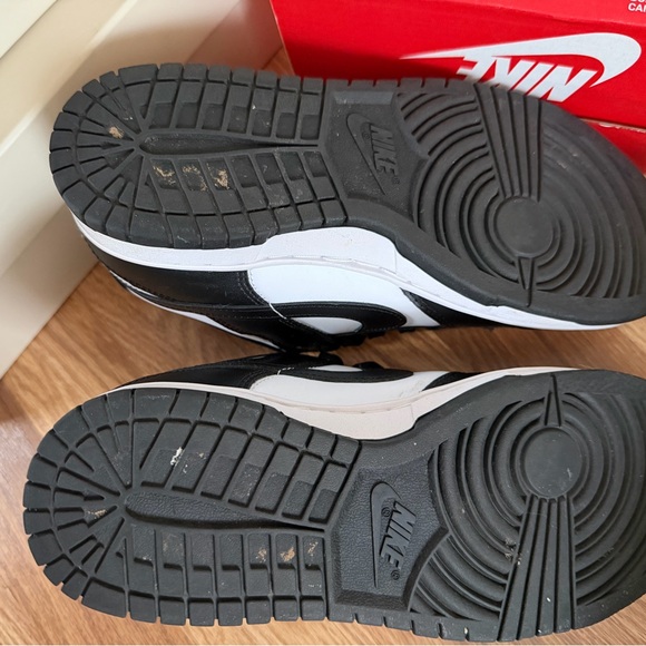 NIKE Dunk Low Retro - Picture 4 of 5